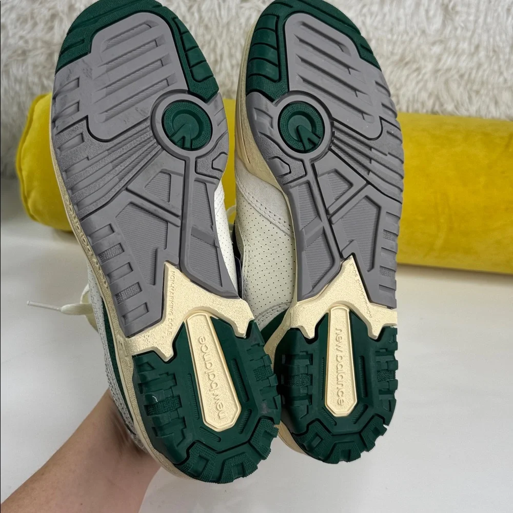 NWT • New Balance • Green 550 Sneaks • Size 6.5 Men/8 Women • 💚🤍 - Picture 10 of 16